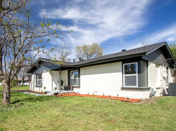 809 Stuckert Dr, Burleson, TX 76028