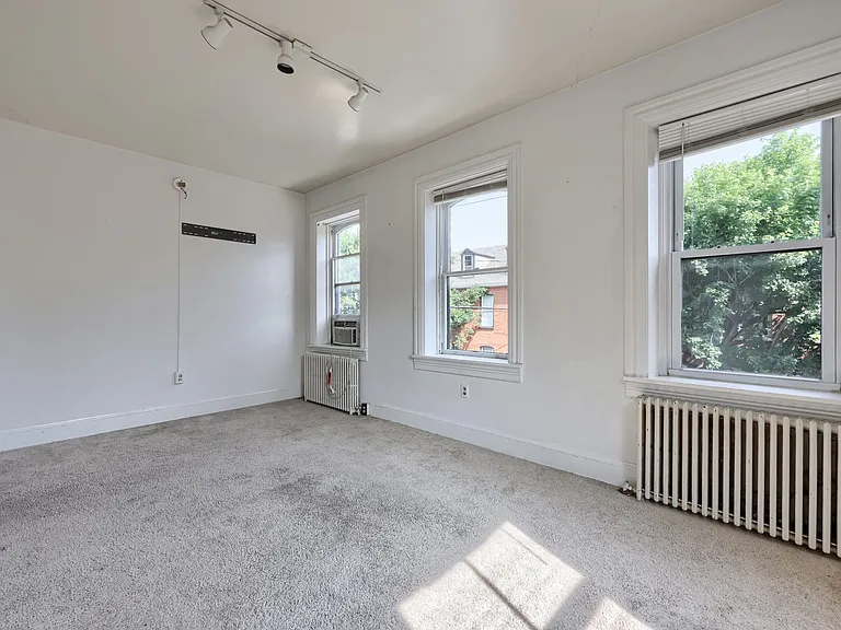240 E Frederick St #2 — Photo 15