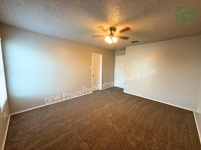3952 Golden Horn Ln — Photo 18