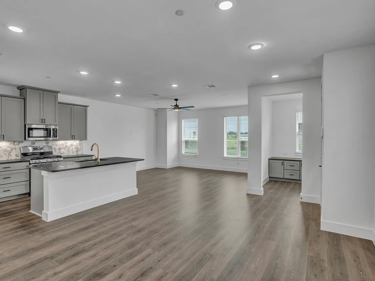 3 bed, 2244 sqft, $3,500 — Photo 4