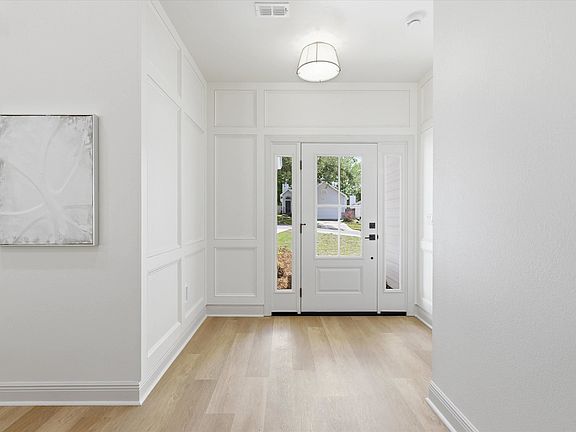 5th image of 1556 China Grove Trl