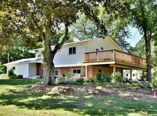 28324 W Arch Dr, Barrington, IL 60010