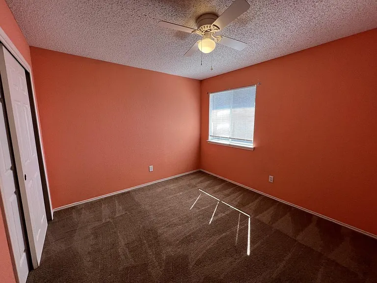 2302 Tracey Ann Ln — Photo 26