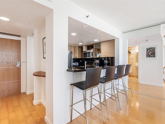 3rd image of 400 S Pointe Dr APT 1802