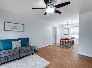 404 W Beech Rd, Sterling, VA 20164