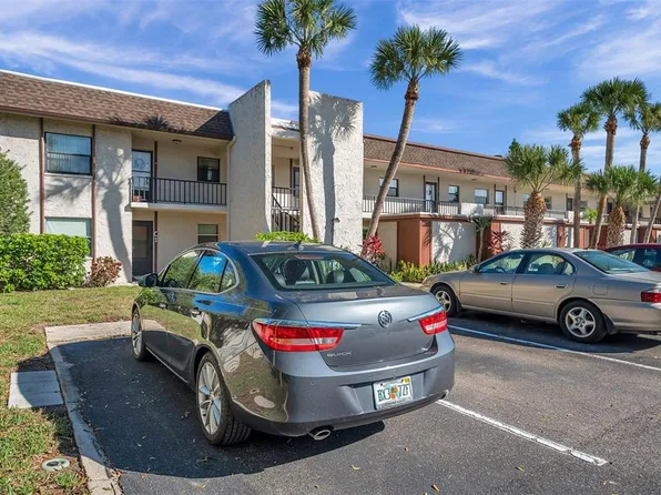 2750 E Bay Dr APT 2C, Largo, FL 33771