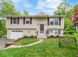 4 Hemlock Rd, Naugatuck, CT 06770