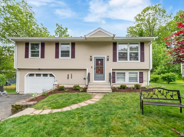 4 Hemlock Road, Naugatuck, CT 06770