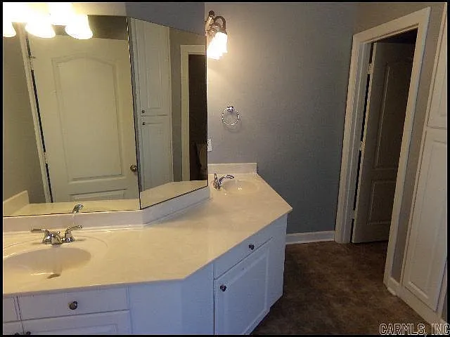 209 Chalamont Ln — Photo 15