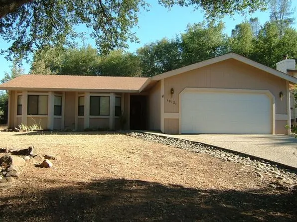 18121 Fair Oaks Dr, Penn Valley, CA 95946