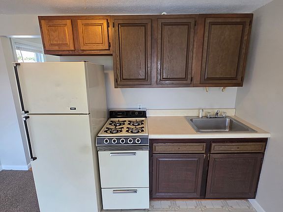 4th image of 335-339 Broad St #2L