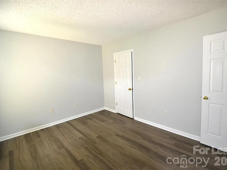 7124 Winery Ln — Photo 15