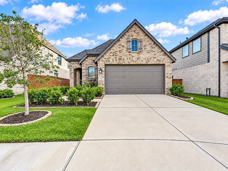 920 Pismo Creek Ln
