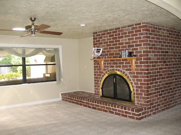 5th image of 1014 NE 20th Ave