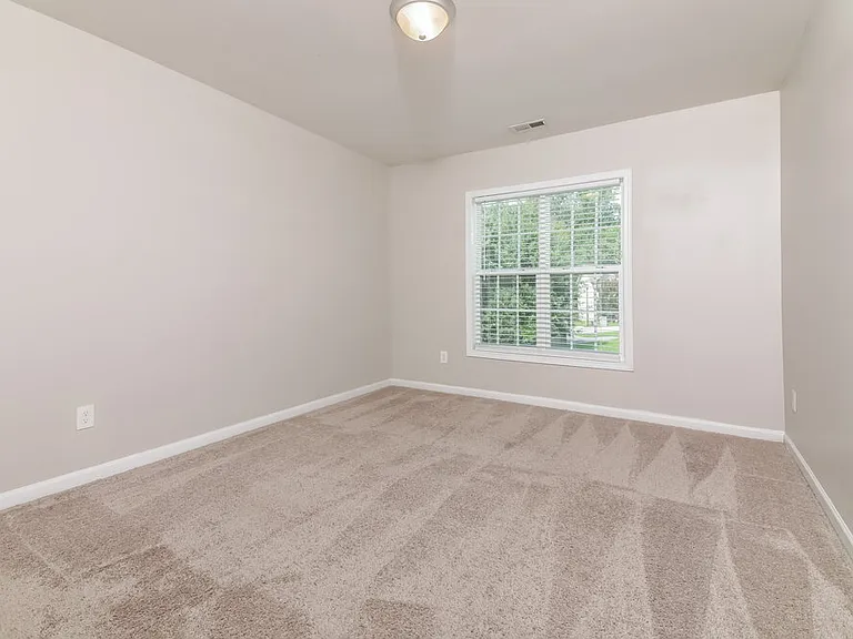 109 W Webber Ln — Photo 13
