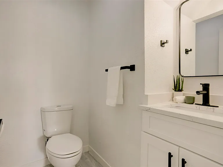 7926 Windy Creek Dr — Photo 26
