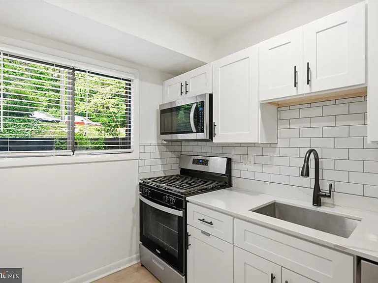 55 Skyhill Rd #101 — Photo 8