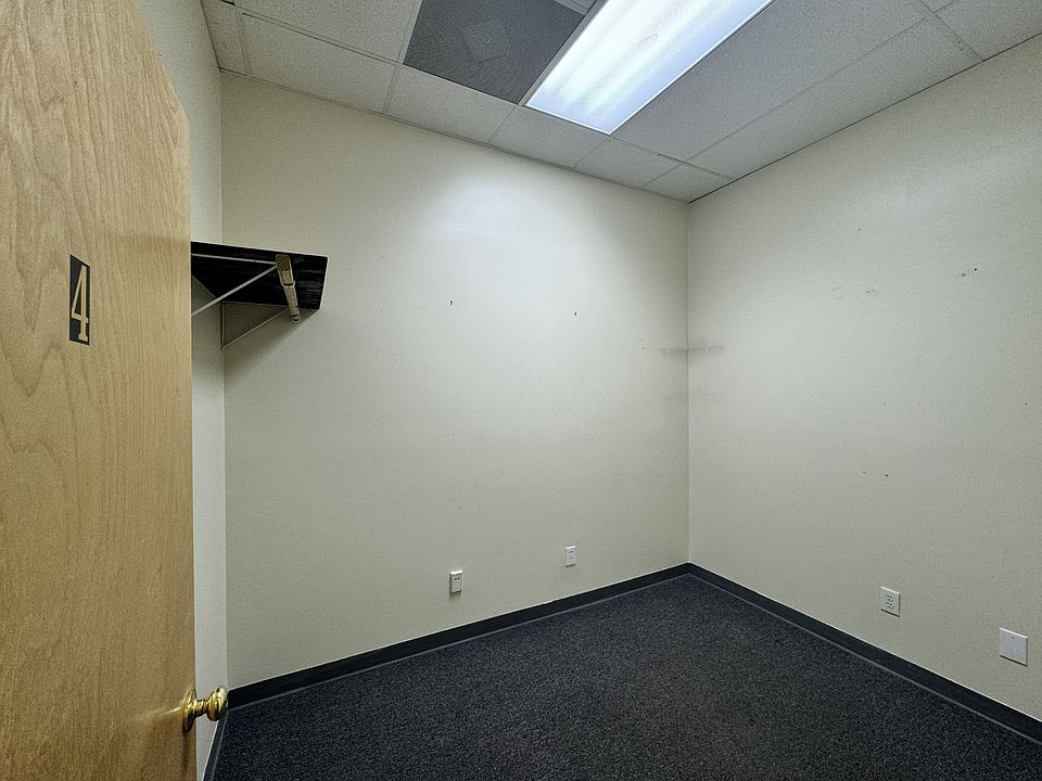 2nd image of 51 Plaza Dr #D-4