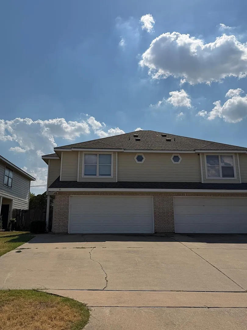 2531 Pascal Ct — Photo 1