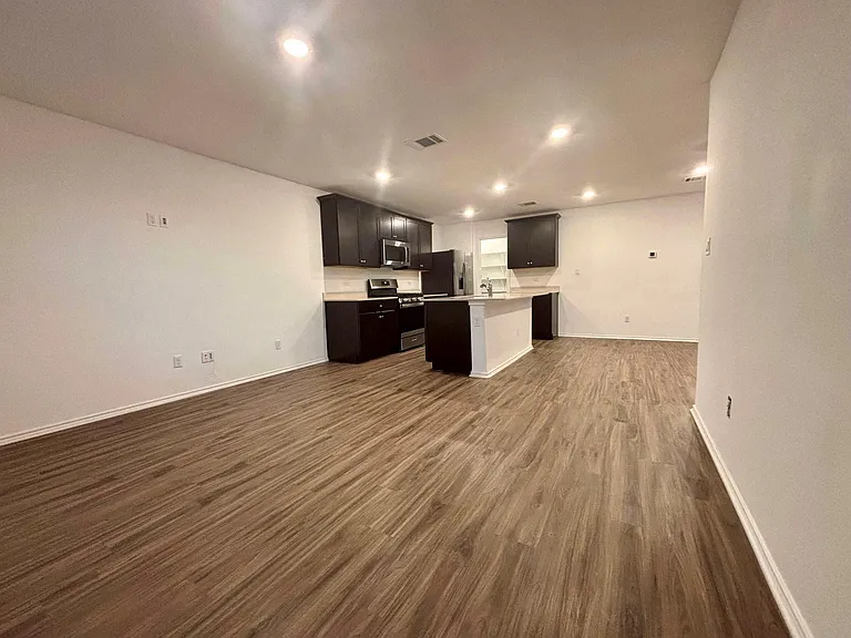 176 Andross Ln — Photo 8