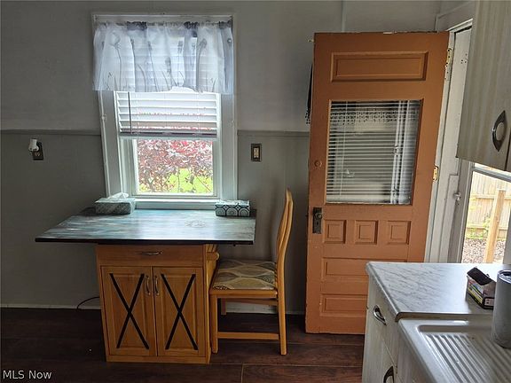 5th image of 1629 Gibbs Ave NE