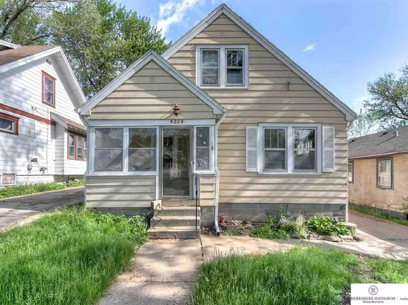 4264 Wirt St, Omaha, NE 68111