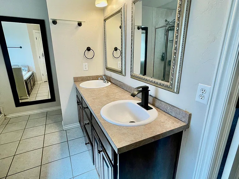 2920 Coach Ct — Photo 8