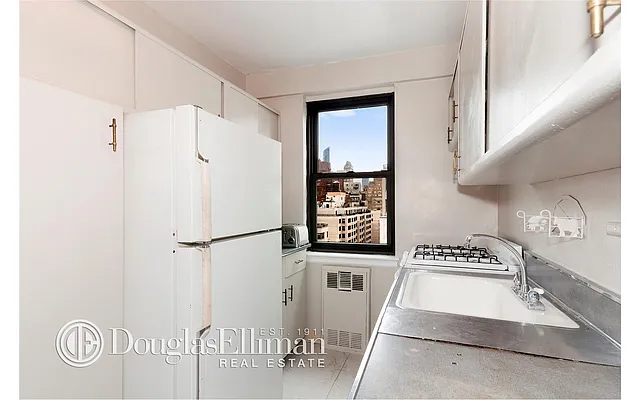 Sold by Douglas Elliman | media 16