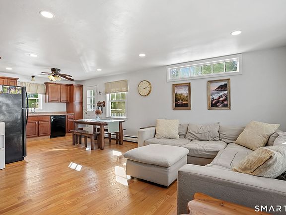 3rd image of 32 Valley View Road