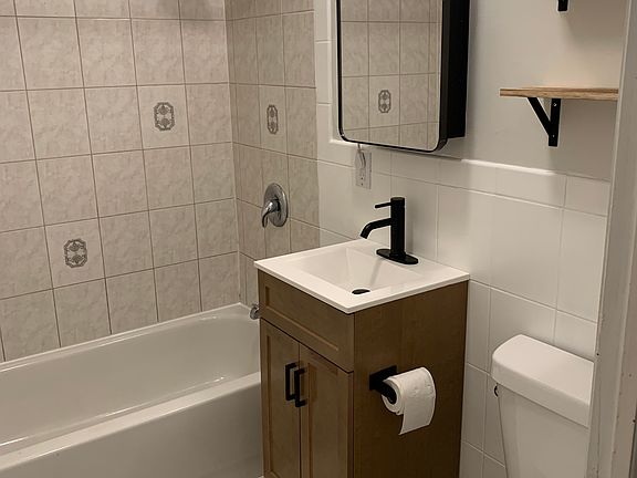4th image of 1929 N Richmond St #2