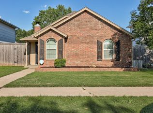 2125 Westmore Dr, Moore, OK 73170