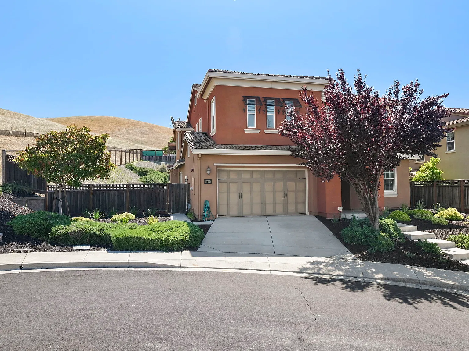 5 bed, 4.5 bath, 3974 sqft, $6,200 — Photo 1