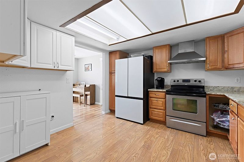 5th image of 10319 SE 228th Street