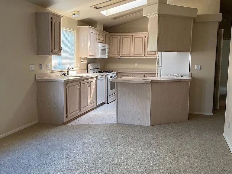 1237 Gambrel Dr — Photo 4