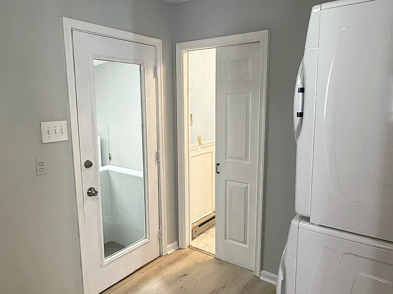 322 Main St #1R — Photo 6