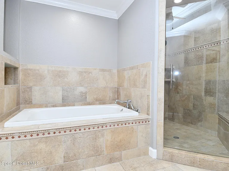 2185 Acacia St NE — Photo 16