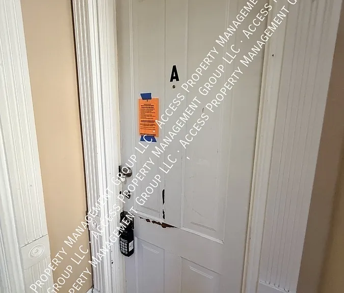 236 Prospect Ave NE #A — Photo 2