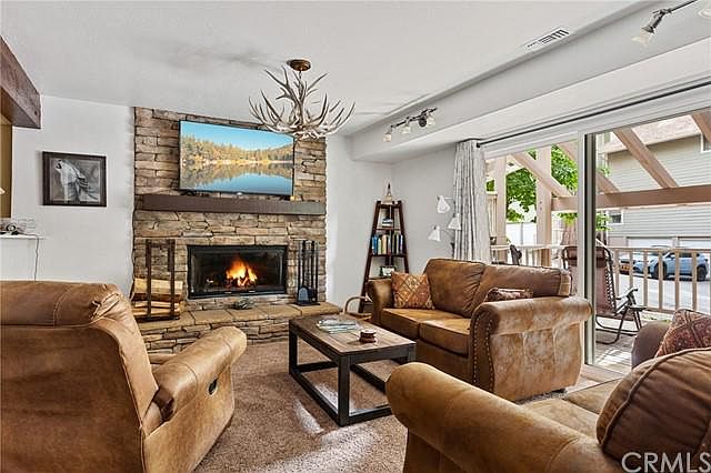1st image of 136 Rockledge Ln #13