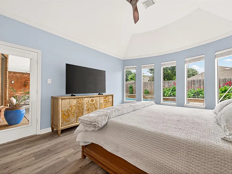 3510 Artesian Springs Ct — Photo 24