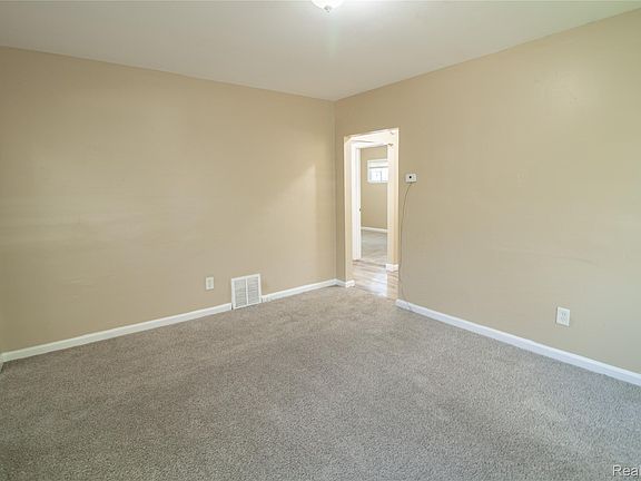 5th image of 18921 Westmoreland Rd