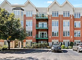 660 McHenry Rd APT 208, Wheeling, IL 60090