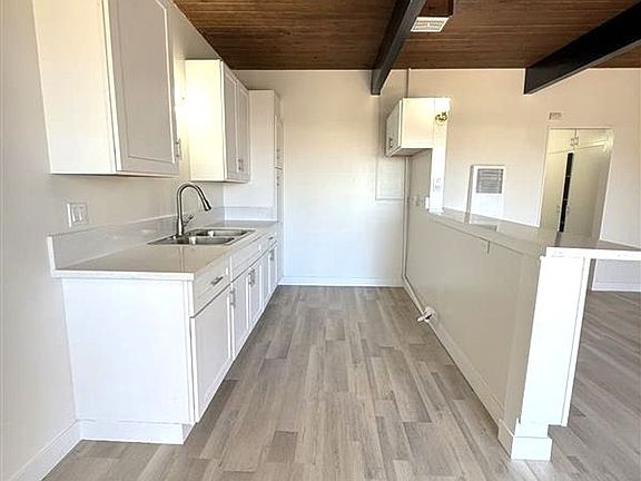 4th image of 1730 Coronado Ave APT 18