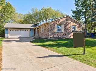 1001 Donna Ln, Bensenville, IL 60106