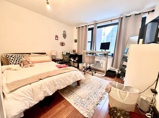 598 10th Ave #R2R, New York, NY 10036