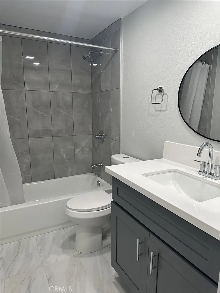 3 bed, 1304 sqft, $4,400 — Photo 3