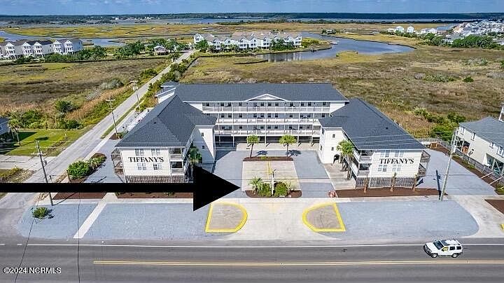 1st image of 1507 N New River Dr #115
