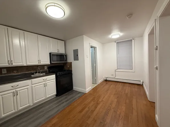 27 E 17th St #3, Bayonne, NJ 07002