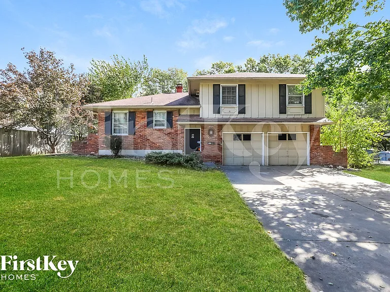 3605 S Stayton Ave — Photo 1