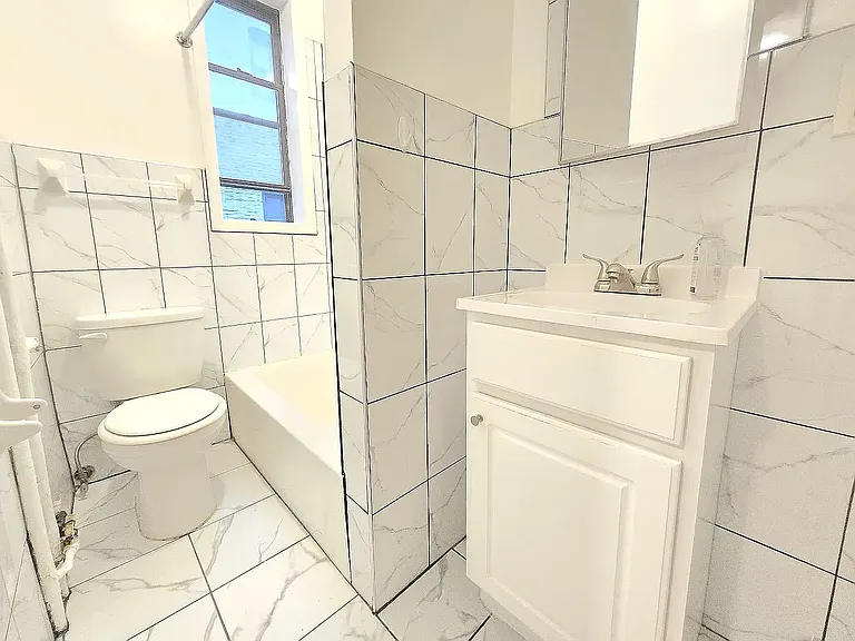 224 Metropolitan Ave #8 — Photo 7