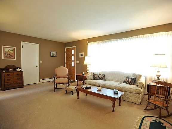 2nd image of 24 Pine St